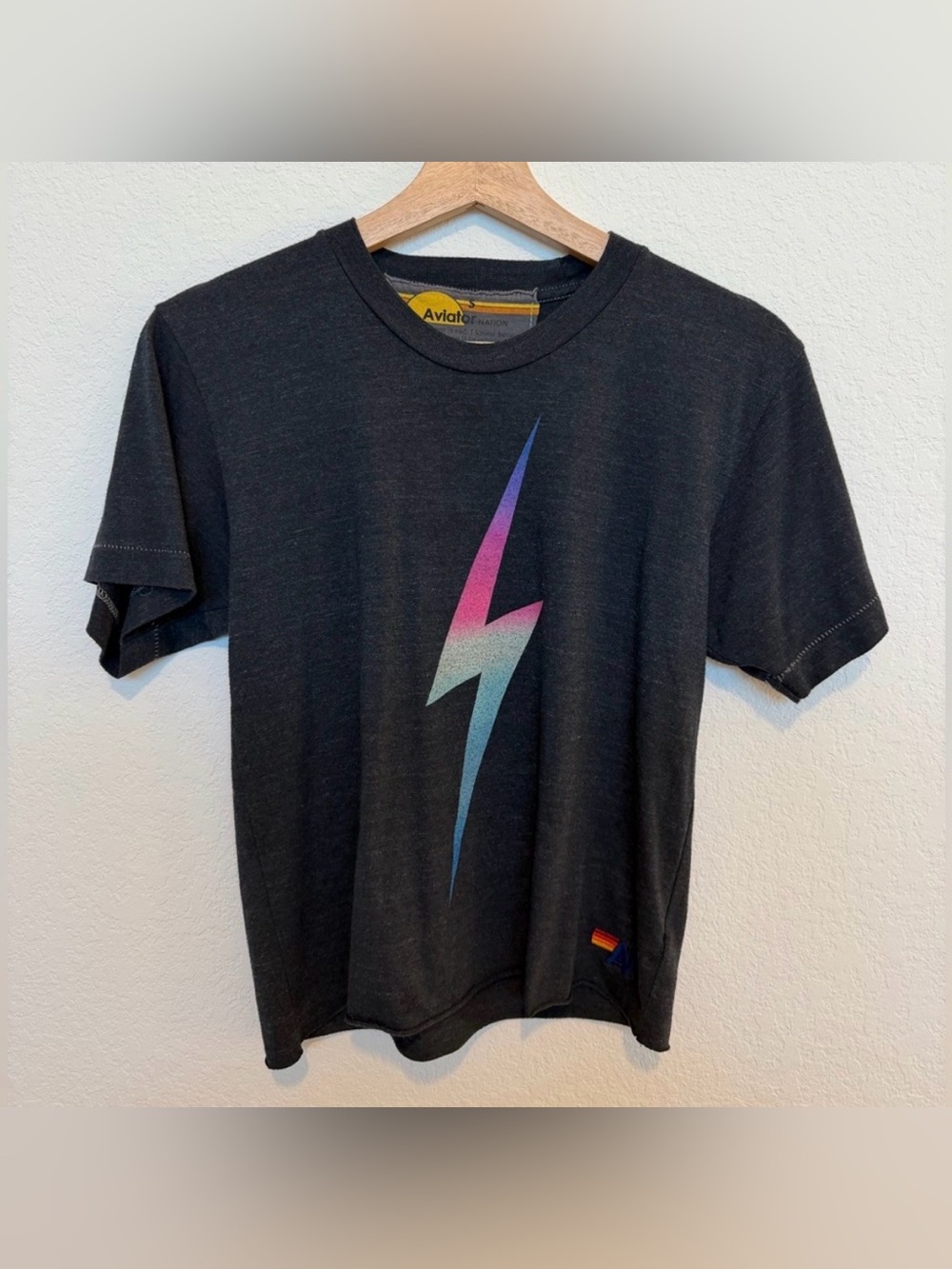 🌈 ⚡️ RARE Aviator Nation Bolt Boyfriend Tee Short Sleeve Rainbow Pink Small ⚡️🌈